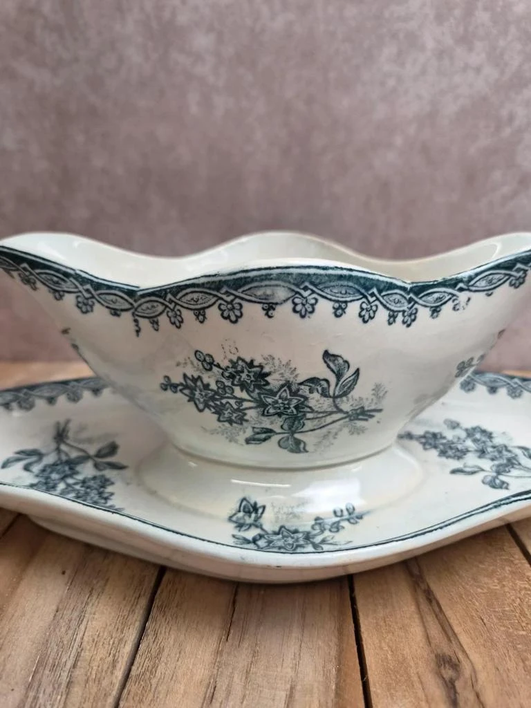 Terre De Fer Saint-amandinoise Margot model sauce boat – antique blue decor – photo 3